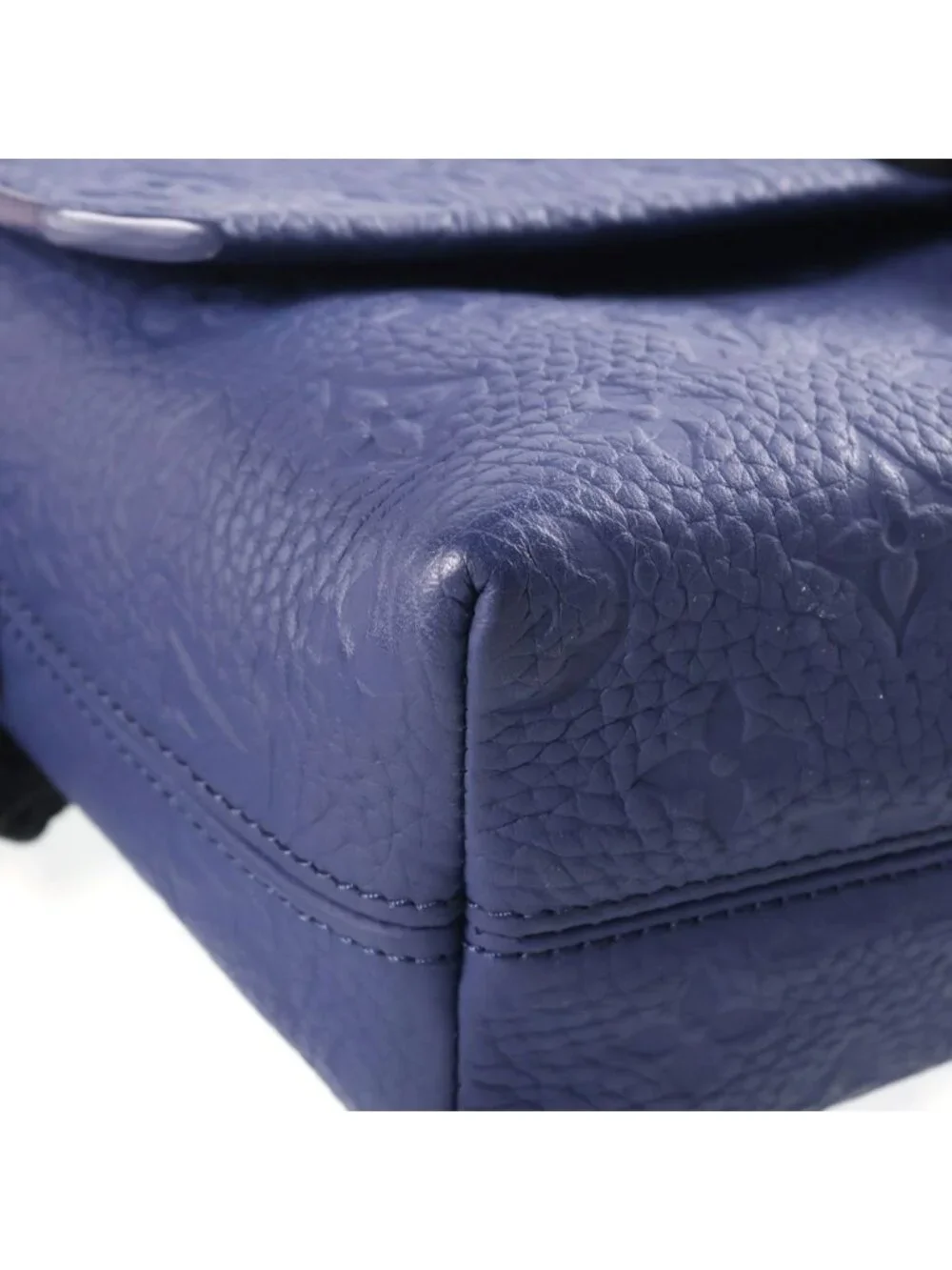 Louis Vuitton Monogram Taurillon S Cape Messenger Leather Shoulder Bag Navy